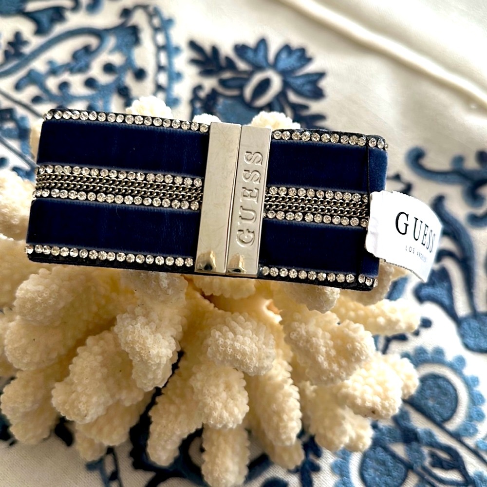 Bracelet Guess NWT navy blue velour magnetic with four crystal bands very lovely